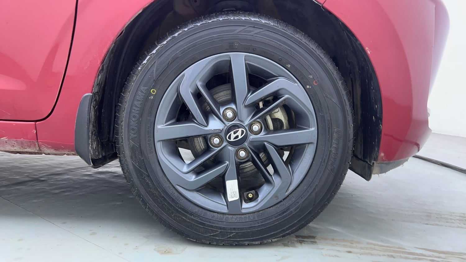Used 2022 Hyundai Grand i10 Nios Sportz 1.2 Kappa VTVT CNG Cng Manual tyres RIGHT FRONT TYRE RIM VIEW