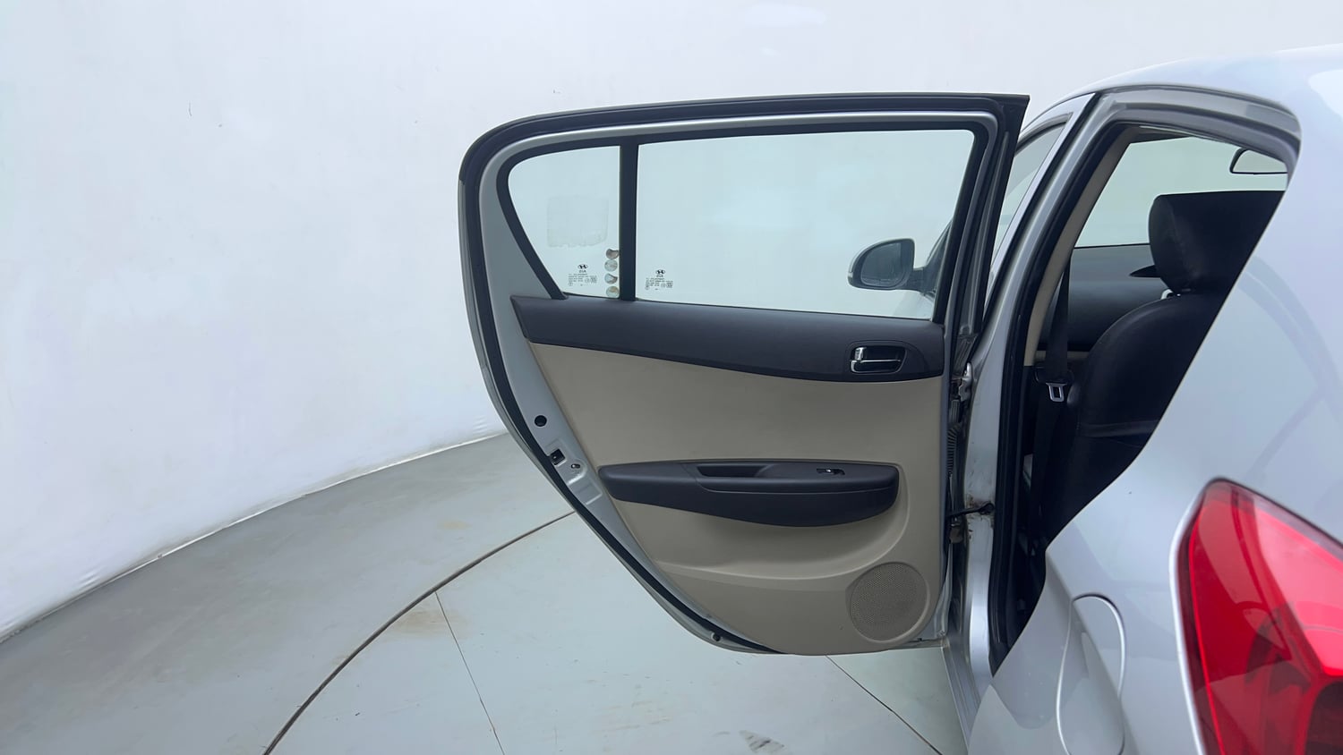 Used 2013 Hyundai i20 Magna 1.2 Petrol Manual interior LEFT REAR DOOR OPEN VIEW