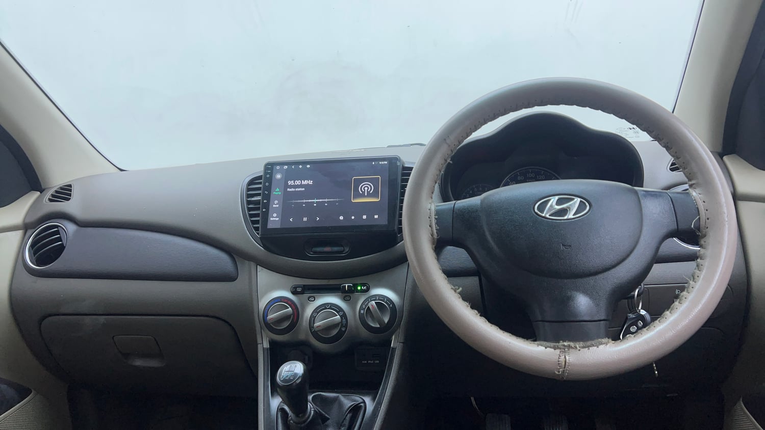 Used 2012 Hyundai i10 Sportz 1.2 Kappa2 Petrol Manual interior DASHBOARD VIEW