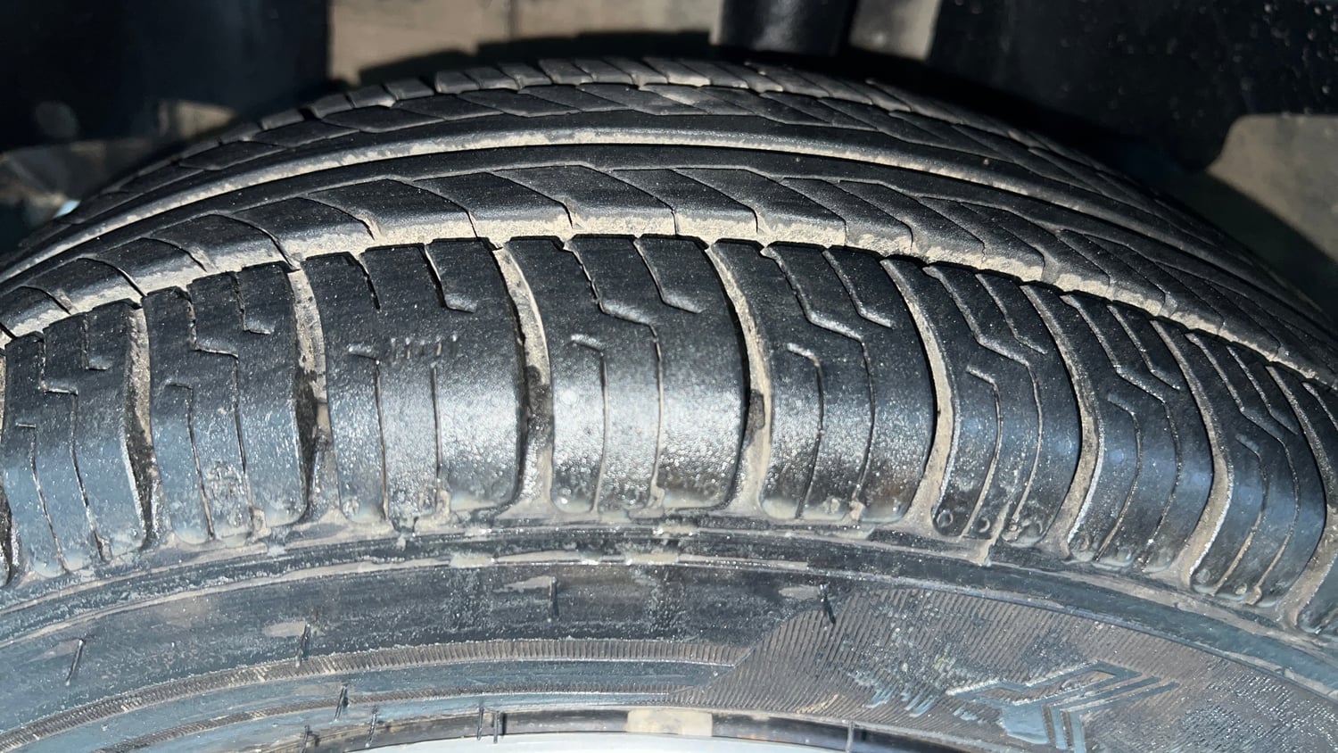 Used 2018 Renault Kwid 1.0 RXL CNG (Outside Fitted) Cng Manual tyres LEFT FRONT TYRE TREAD VIEW