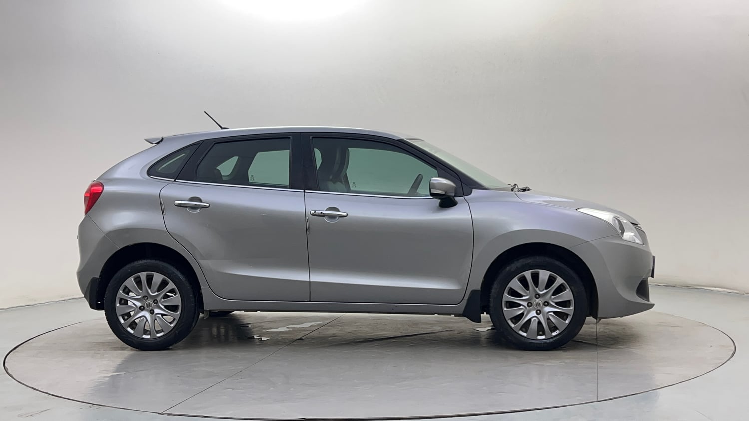 Used 2017 Maruti Suzuki Baleno Zeta 1.2 Petrol Manual exterior RIGHT SIDE VIEW