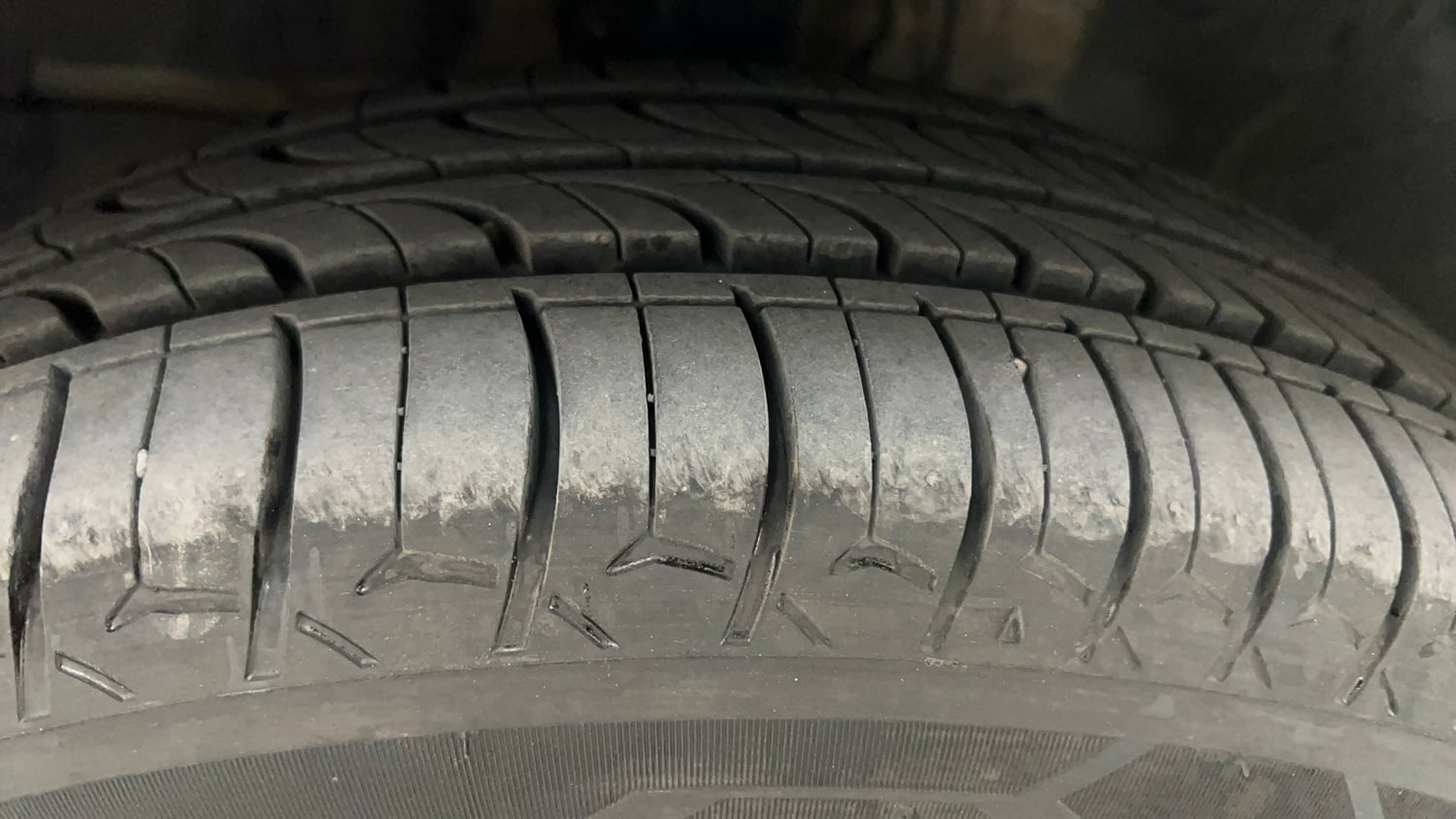 Used 2016 Honda City VX Petrol Manual tyres LEFT FRONT TYRE TREAD VIEW