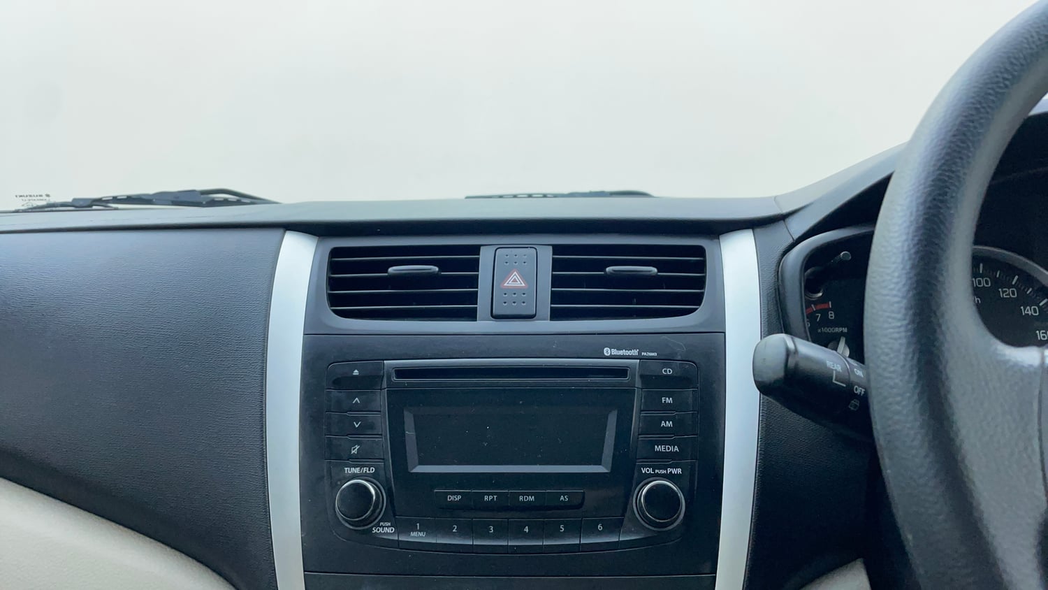 Used 2020 Maruti Suzuki Celerio ZXi AMT Petrol Automatic top_features Integrated (in-dash) music system