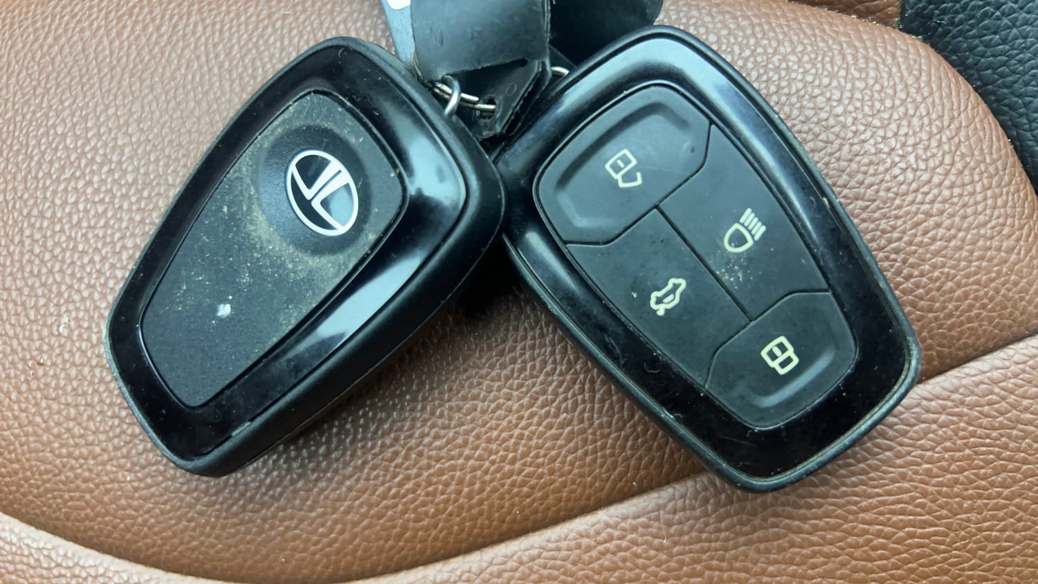 Used 2020 Tata Nexon XZA Plus (S) Petrol Automatic extra CAR KEY VIEW