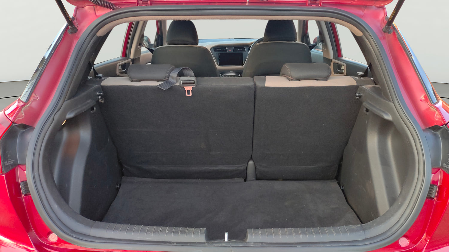 Used 2017 Hyundai Elite i20 Asta 1.2 (O) Petrol Manual interior DICKY INSIDE VIEW