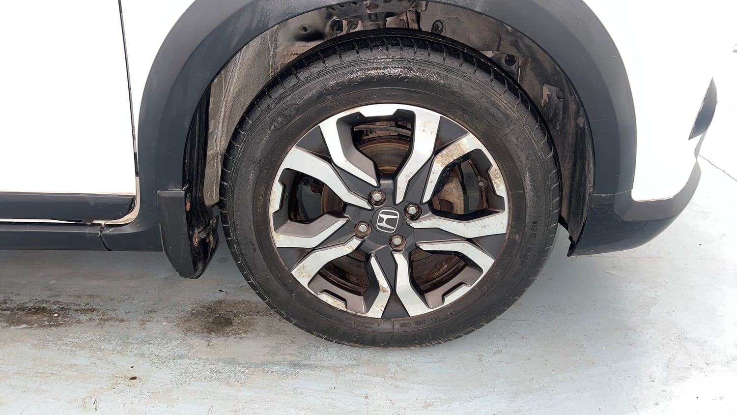 Used 2019 Honda WR-V Edge Edition Plus Petrol Petrol Manual tyres RIGHT FRONT TYRE RIM VIEW