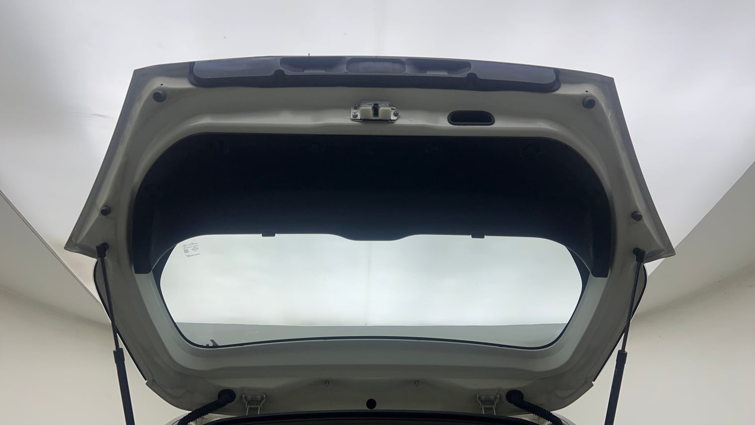 Used 2015 Maruti Suzuki Swift LXi Petrol Manual interior DICKY DOOR OPEN VIEW