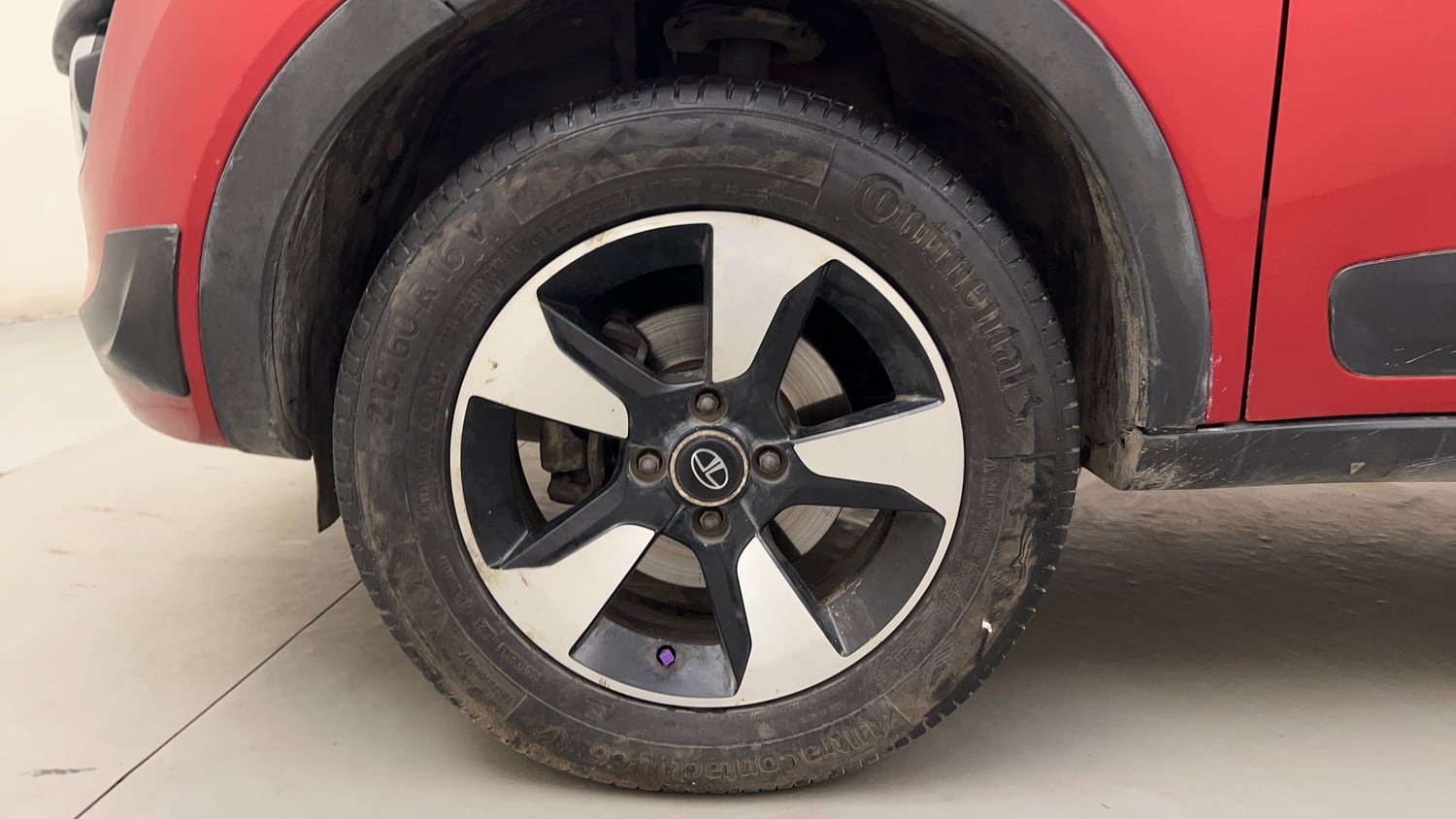Used 2019 Tata Nexon XZA Plus Petrol Dual Tone Petrol Automatic tyres LEFT FRONT TYRE RIM VIEW