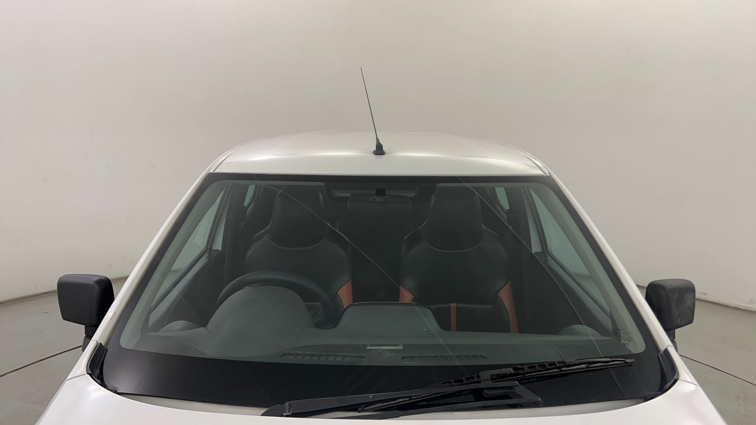 Used 2015 Renault Kwid RXT Petrol Manual exterior FRONT WINDSHIELD VIEW
