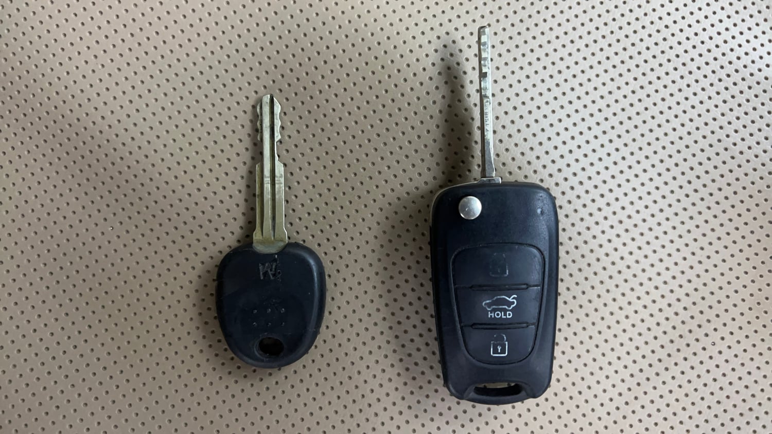 Used 2015 Hyundai i10 Sportz 1.1 iRDE2 Petrol Manual extra CAR KEY VIEW