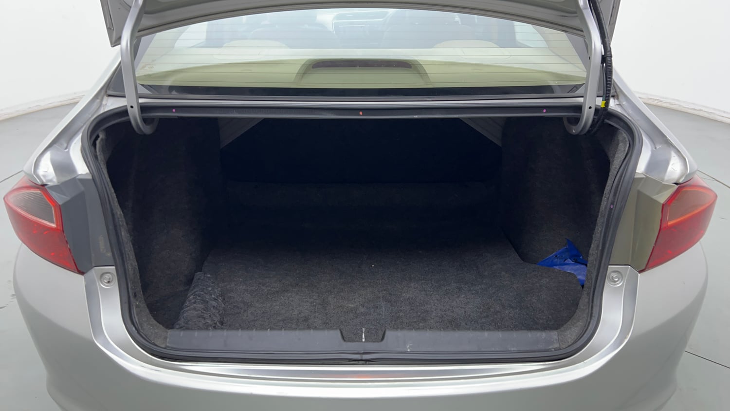Used 2016 Honda City V Petrol Manual interior DICKY INSIDE VIEW