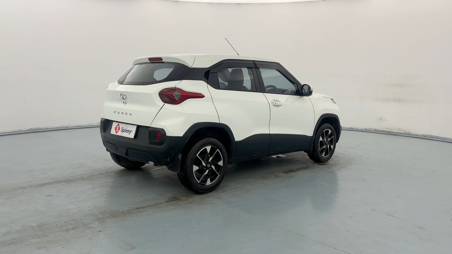 Used 2022 Tata Punch Accomplished Dazzle Pack MT Petrol Manual exterior RIGHT REAR CORNER VIEW