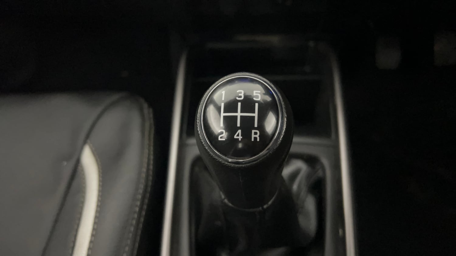 Used 2020 Maruti Suzuki Baleno Delta Petrol Manual interior GEAR  KNOB VIEW