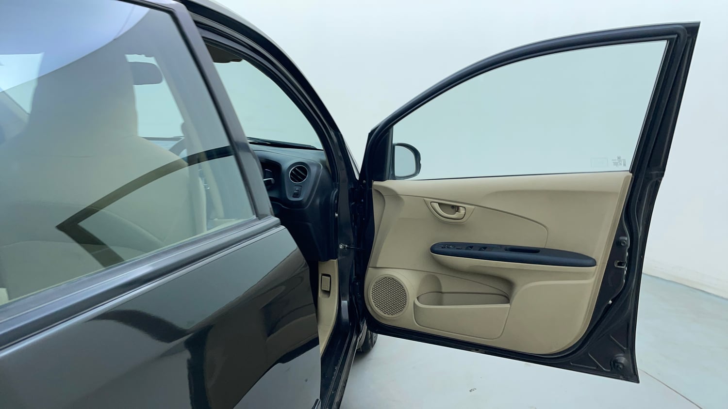 Used 2015 Honda Amaze 1.2 SX i-VTEC Petrol Manual interior RIGHT FRONT DOOR OPEN VIEW