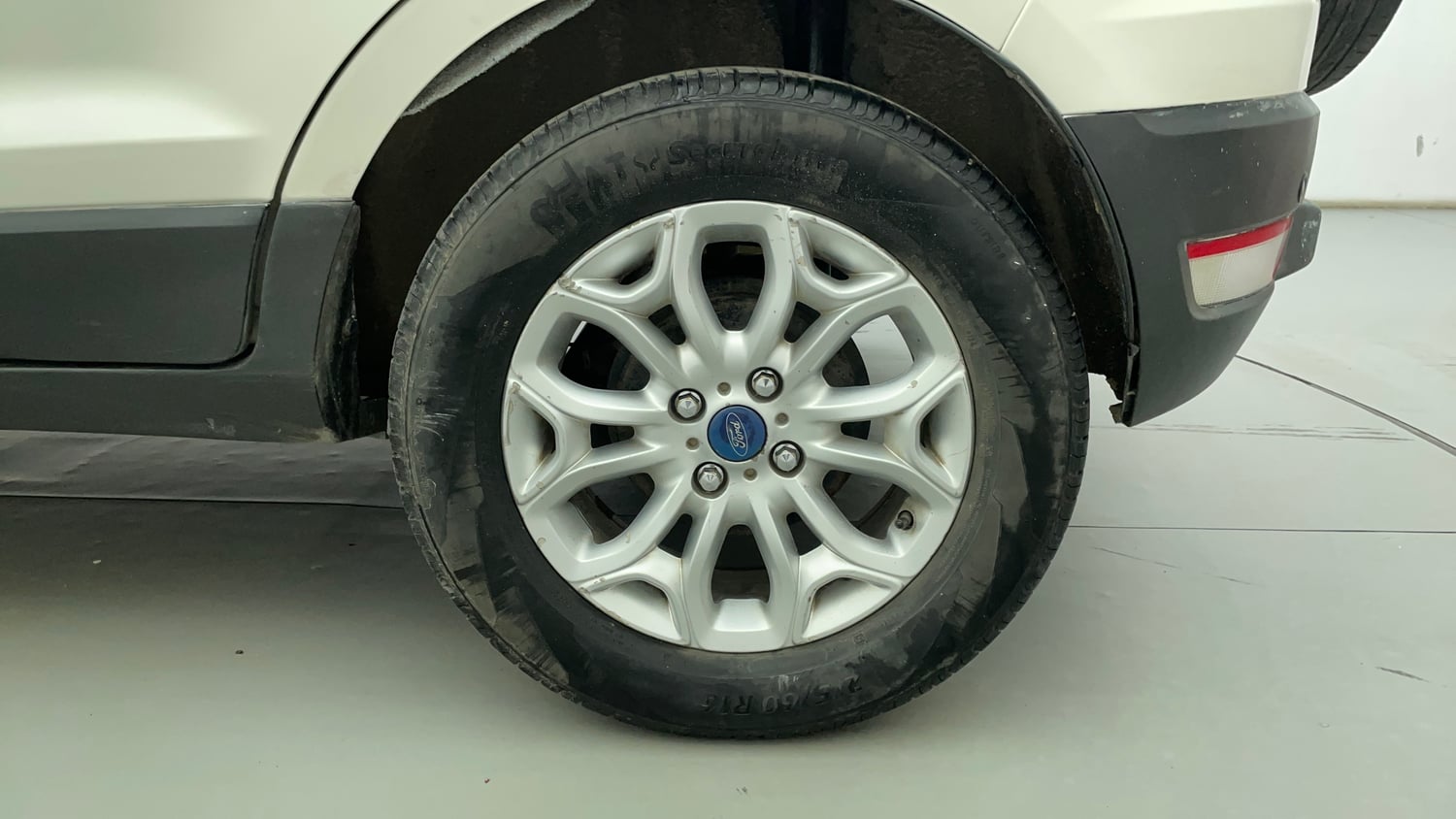 Used 2017 Ford EcoSport Titanium 1.5L TDCi Diesel Manual tyres LEFT REAR TYRE RIM VIEW
