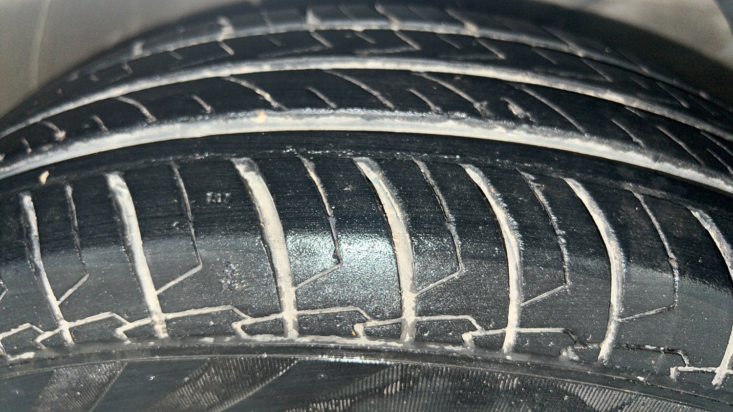 Used 2023 Maruti Suzuki Swift VXi Petrol Manual tyres RIGHT FRONT TYRE TREAD VIEW