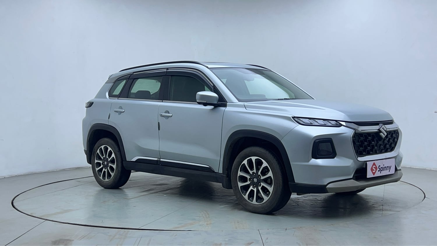 Used 2024 Maruti Suzuki Grand Vitara Alpha Smart Hybrid AT Petrol Automatic exterior RIGHT FRONT CORNER VIEW