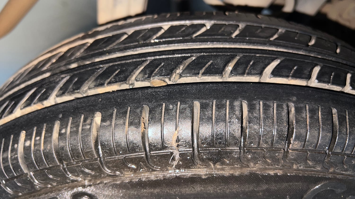 Used 2016 Maruti Suzuki Alto 800 LXi Petrol Manual tyres RIGHT REAR TYRE TREAD VIEW