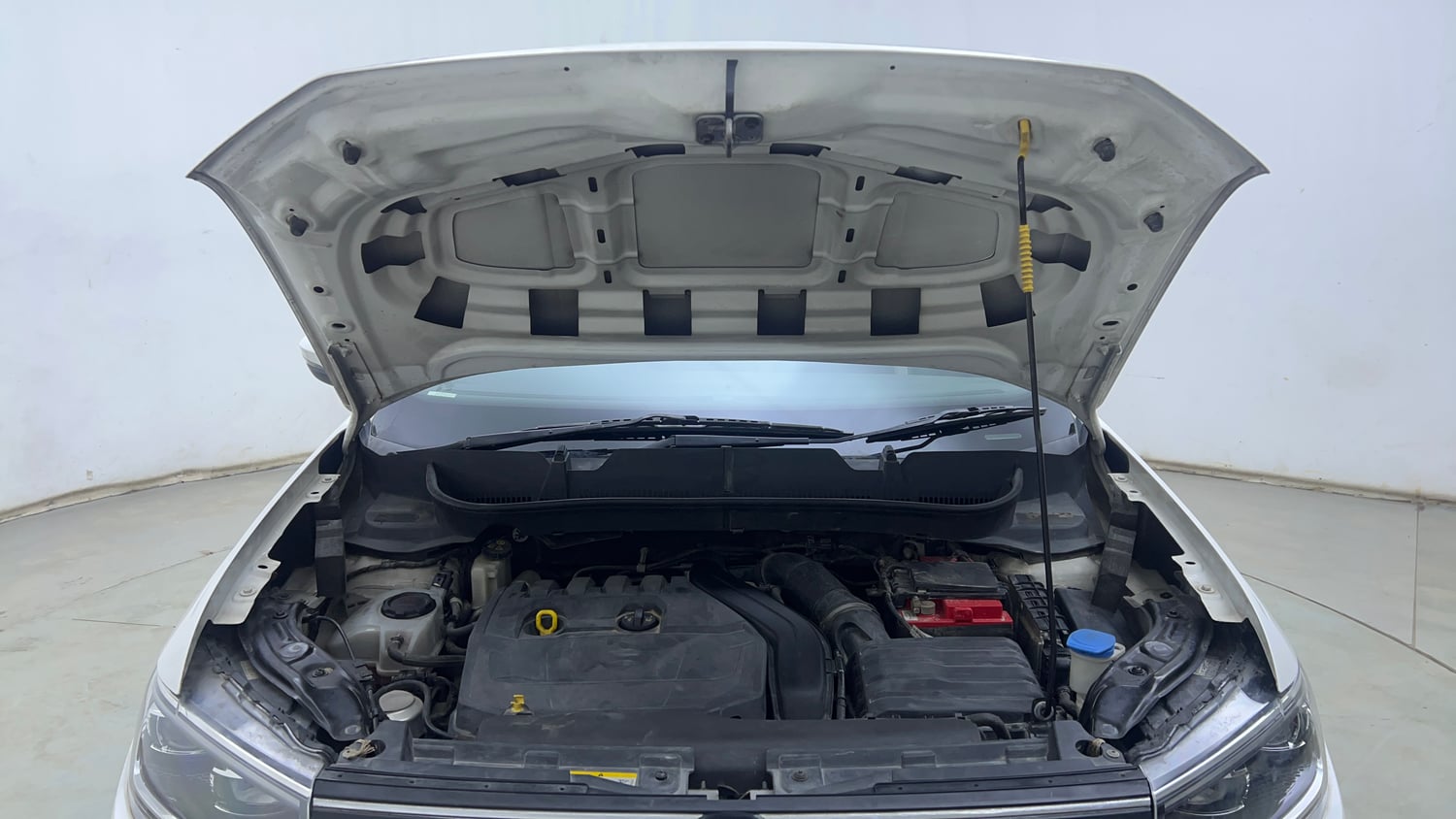 Used 2022 Volkswagen Taigun GT Plus 1.5 TSI DSG Petrol Automatic engine ENGINE & BONNET OPEN FRONT VIEW