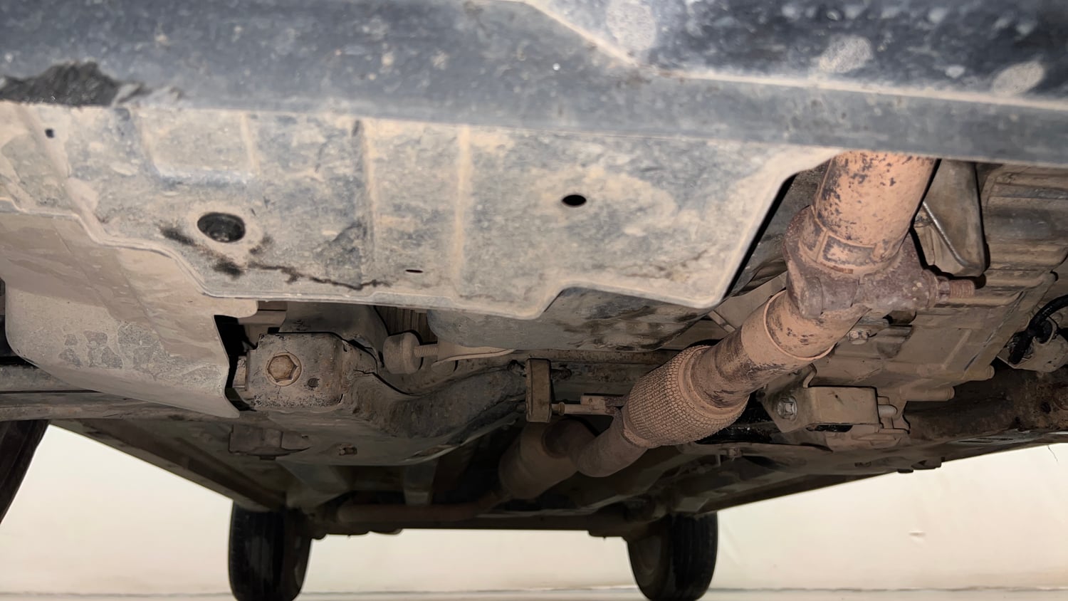 Used 2019 Tata Nexon XZA Plus Petrol Dual Tone Petrol Automatic extra FRONT LEFT UNDERBODY VIEW