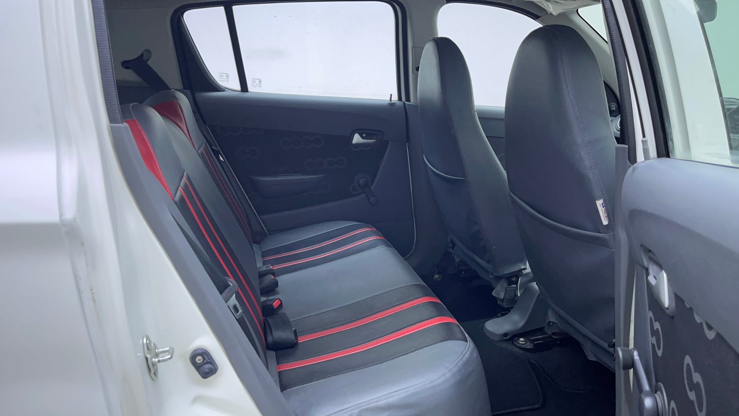 Used 2015 Maruti Suzuki Alto 800 Lxi Petrol Manual interior RIGHT SIDE REAR DOOR CABIN VIEW