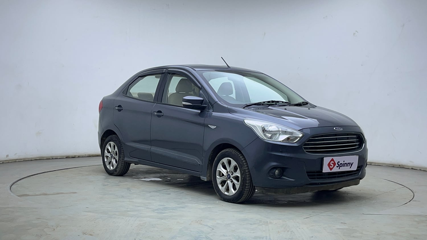 Used 2016 Ford Figo Aspire Titanium 1.2 Ti-VCT Petrol Manual exterior RIGHT FRONT CORNER VIEW