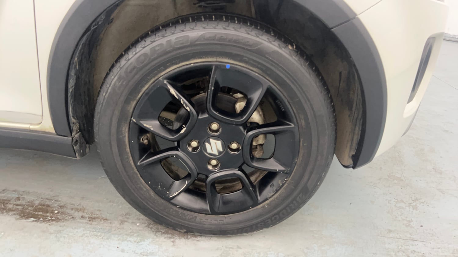 Used 2024 Maruti Suzuki Ignis Zeta 1.2 AMT Petrol Automatic tyres RIGHT FRONT TYRE RIM VIEW