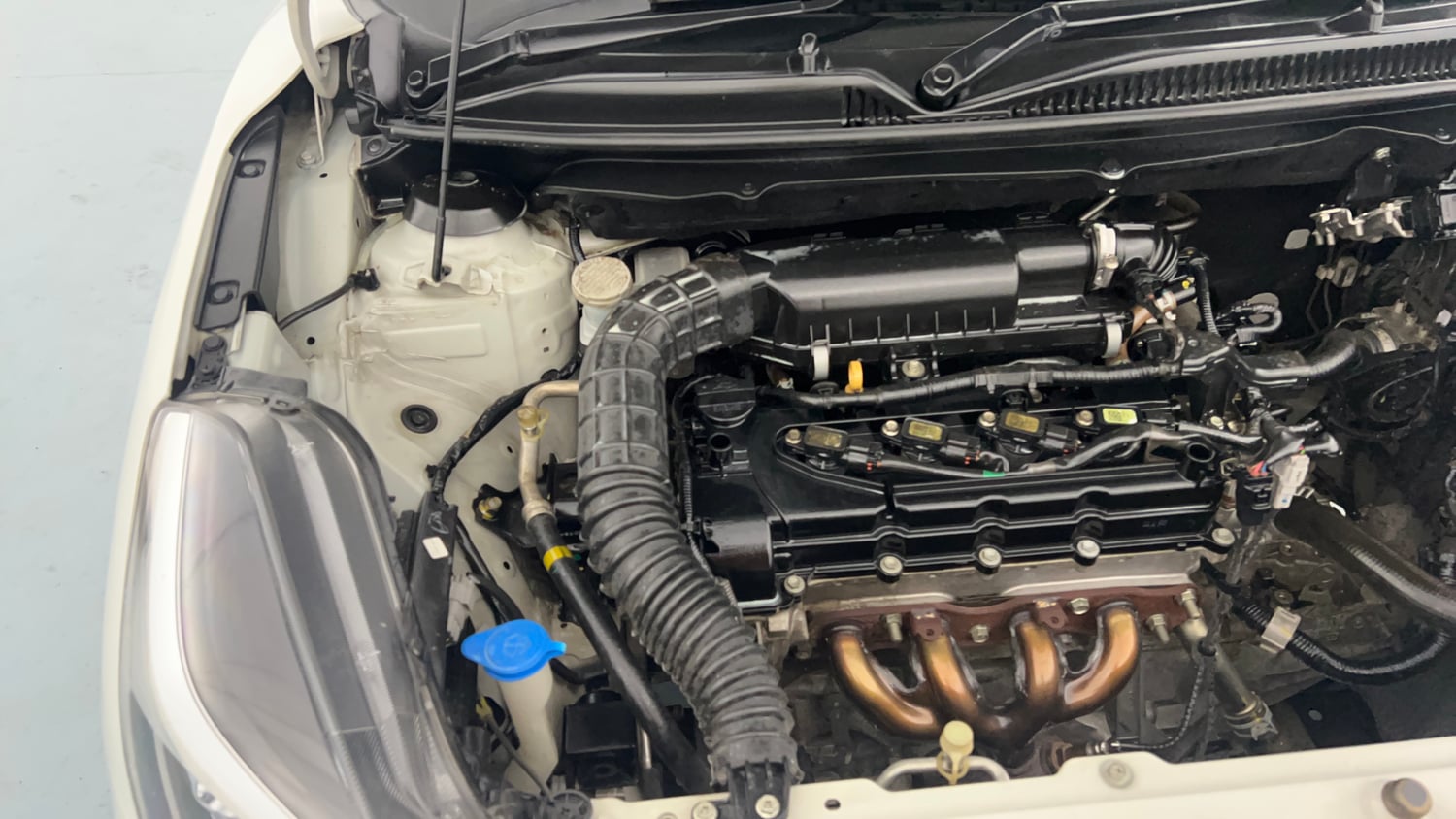 Used 2020 Maruti Suzuki Baleno Delta Petrol Manual engine ENGINE RIGHT SIDE VIEW