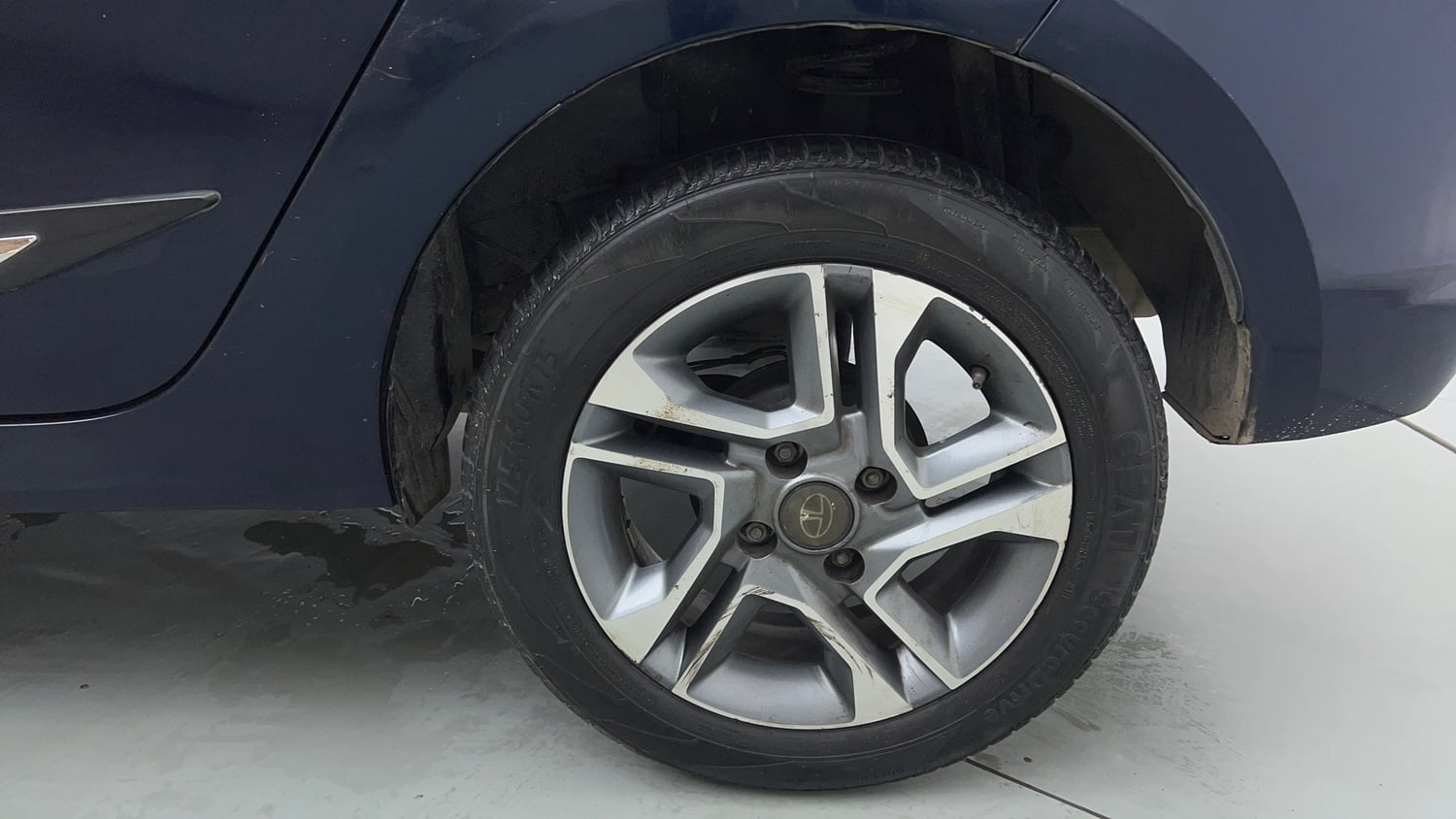 Used 2023 Tata Tigor XZA Plus Petrol Automatic tyres LEFT REAR TYRE RIM VIEW