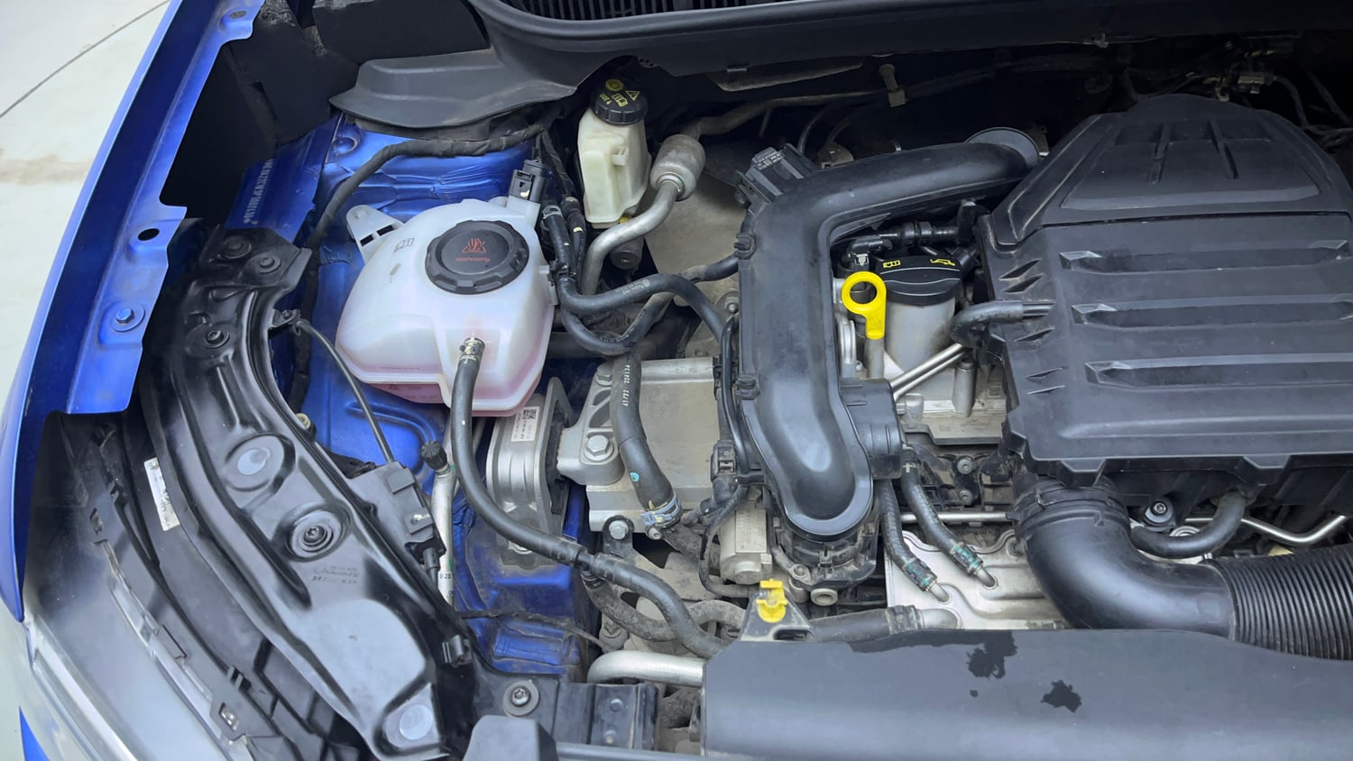 Used 2024 Volkswagen Taigun Topline 1.0 TSI AT Petrol Automatic engine ENGINE RIGHT SIDE VIEW