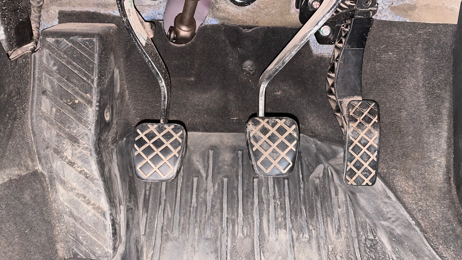 Used 2022 Volkswagen Virtus Topline 1.0 TSI MT Petrol Manual interior PEDALS VIEW