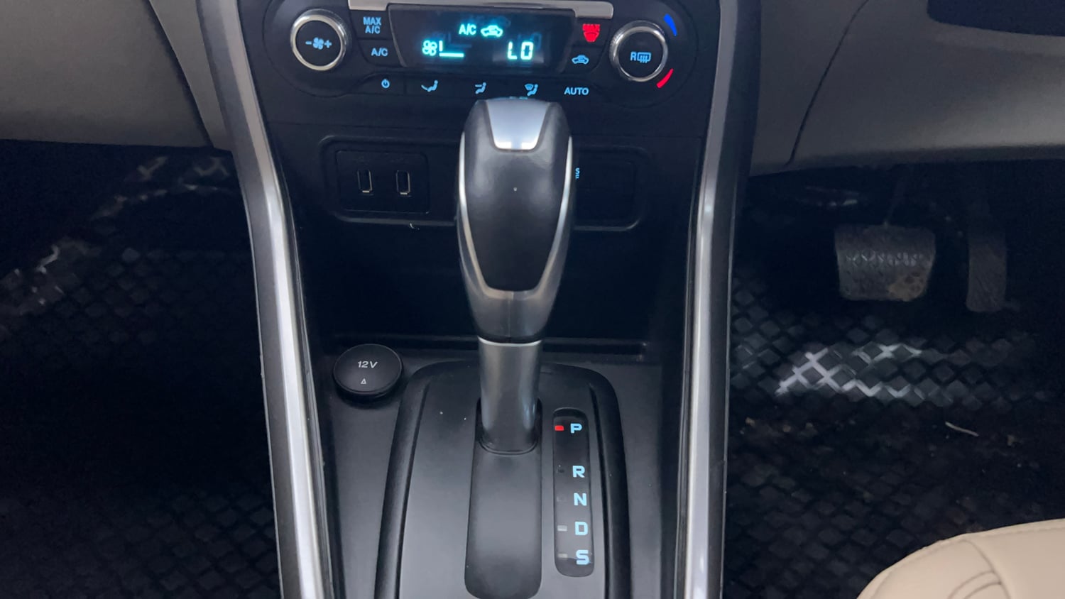 Used 2021 Ford EcoSport Titanium Plus 1.5L Ti-VCT AT Petrol Automatic interior GEAR  KNOB VIEW