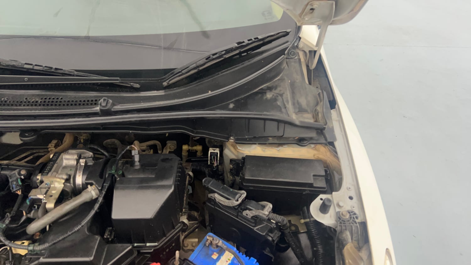 Used 2016 Honda City SV CVT Petrol Automatic engine ENGINE LEFT SIDE HINGE & APRON VIEW