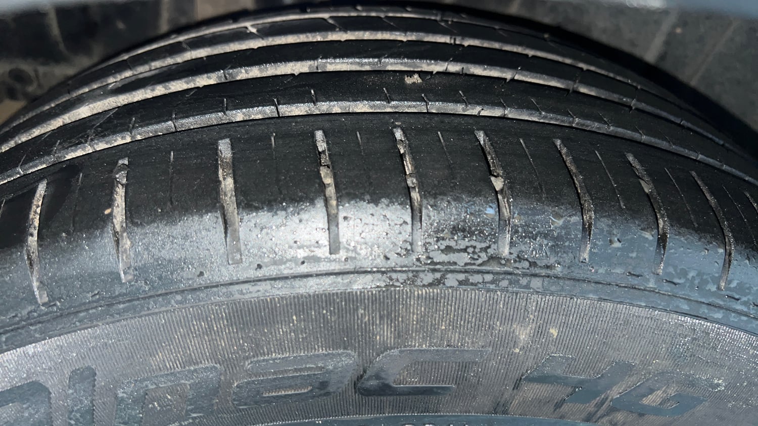 Used 2021 Maruti Suzuki XL6 Zeta AT Petrol Petrol Automatic tyres RIGHT REAR TYRE TREAD VIEW