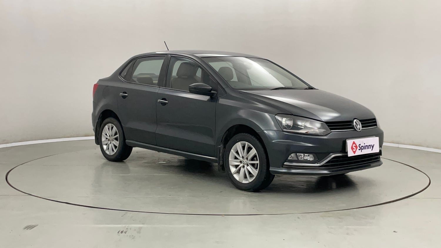 Used 2016 Volkswagen Ameo Highline1.2L (P) Petrol Manual exterior RIGHT FRONT CORNER VIEW