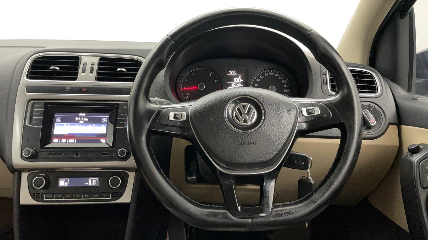 Used 2016 Volkswagen Ameo Highline1.2L (P) Petrol Manual interior STEERING VIEW