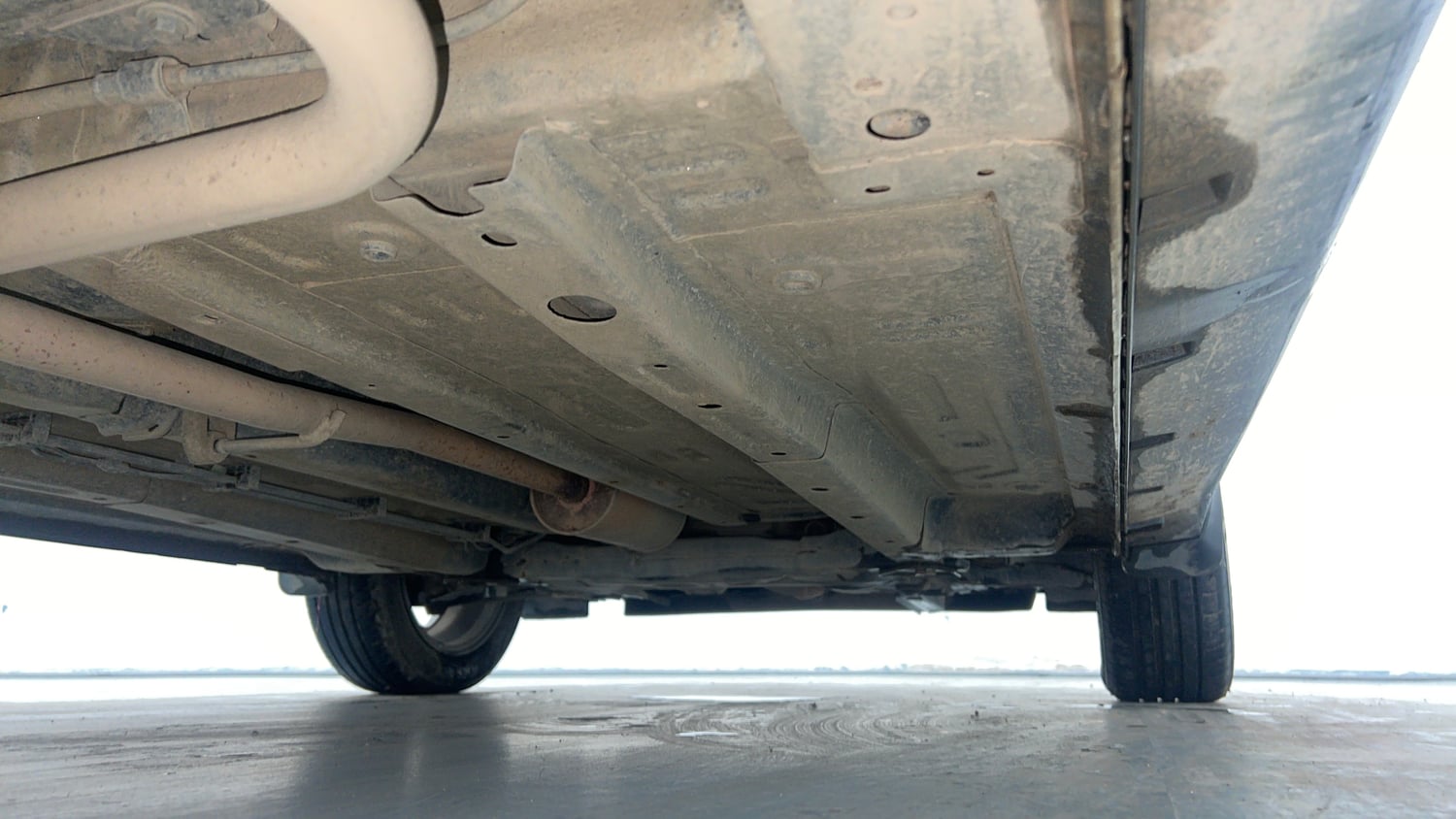 Used 2022 Tata Punch Accomplished Dazzle Pack MT Petrol Manual extra REAR RIGHT UNDERBODY VIEW