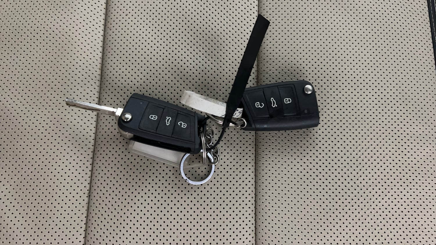 Used 2022 Skoda Slavia Style 1.5L TSI MT Petrol Manual extra CAR KEY VIEW