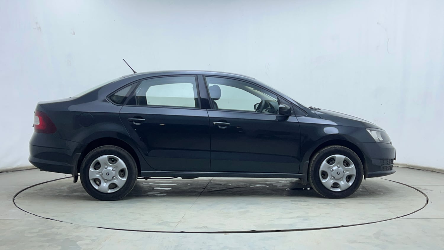 Used 2020 Skoda Rapid Active 1.6 MPI Petrol Manual exterior RIGHT SIDE VIEW