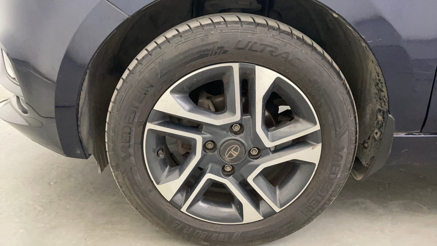 Used 2023 Tata Tiago XZ Plus Petrol Manual tyres LEFT FRONT TYRE RIM VIEW