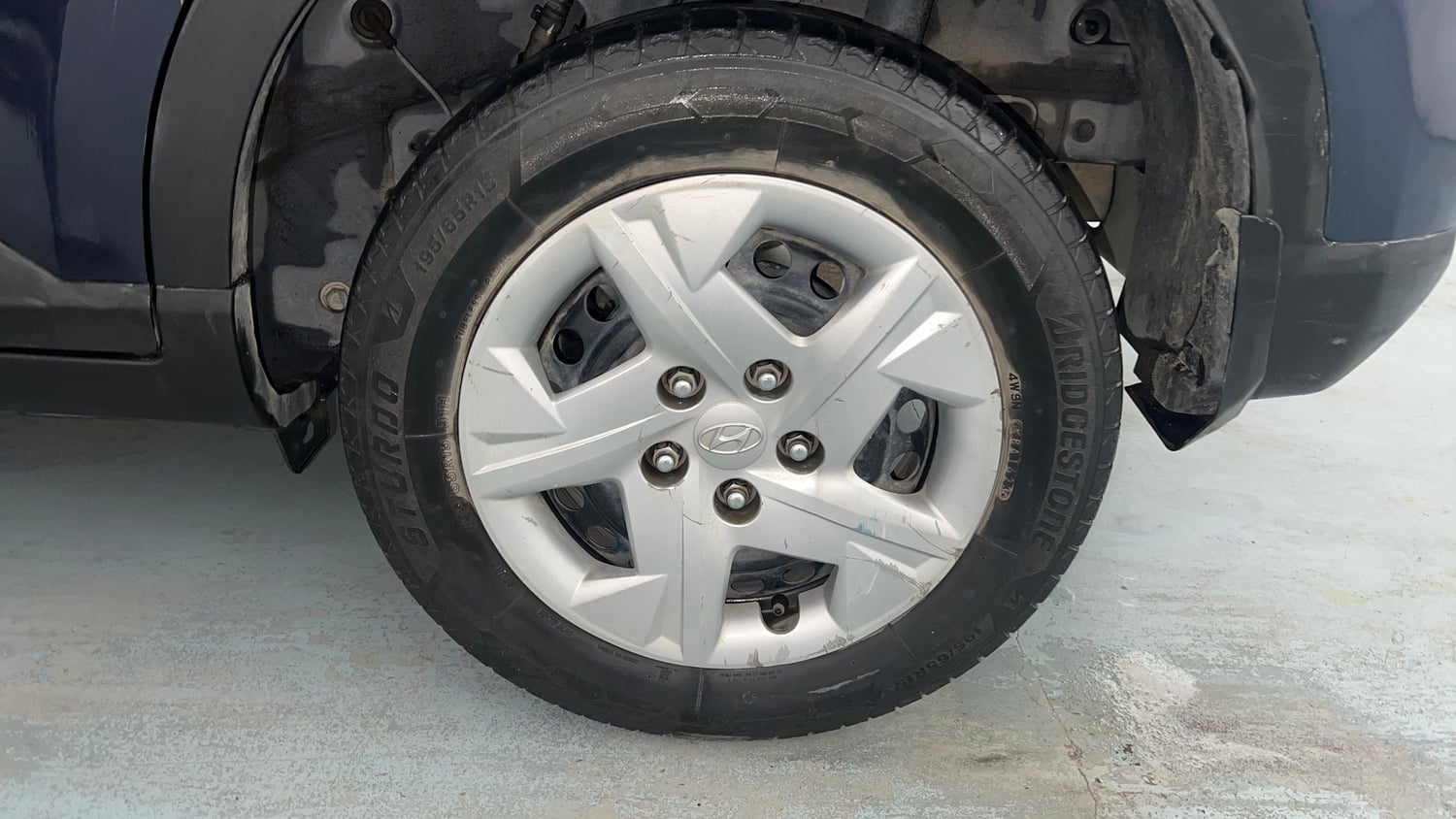 Used 2020 Hyundai Venue S 1.4 CRDi Diesel Manual tyres LEFT REAR TYRE RIM VIEW