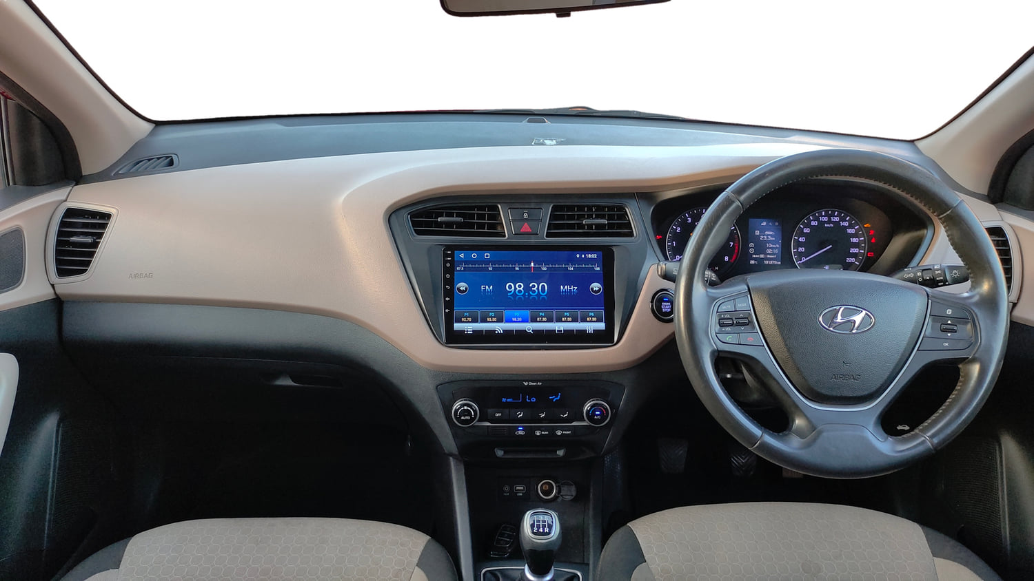 Used 2017 Hyundai Elite i20 Asta 1.2 (O) Petrol Manual interior DASHBOARD VIEW