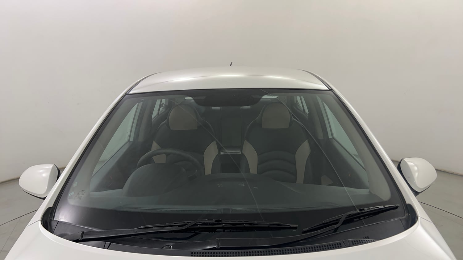 Used 2015 Hyundai Xcent Base 1.2 Petrol Manual exterior FRONT WINDSHIELD VIEW