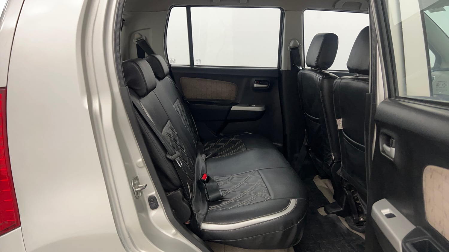Used 2016 Maruti Suzuki Wagon R VXI Petrol Manual interior RIGHT SIDE REAR DOOR CABIN VIEW
