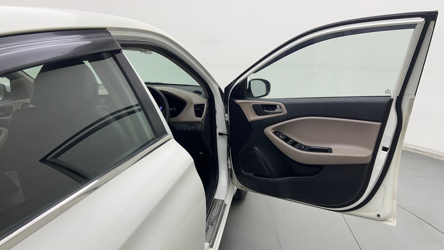 Used 2018 Hyundai Elite i20 Asta 1.2 (O) Petrol Manual interior RIGHT FRONT DOOR OPEN VIEW