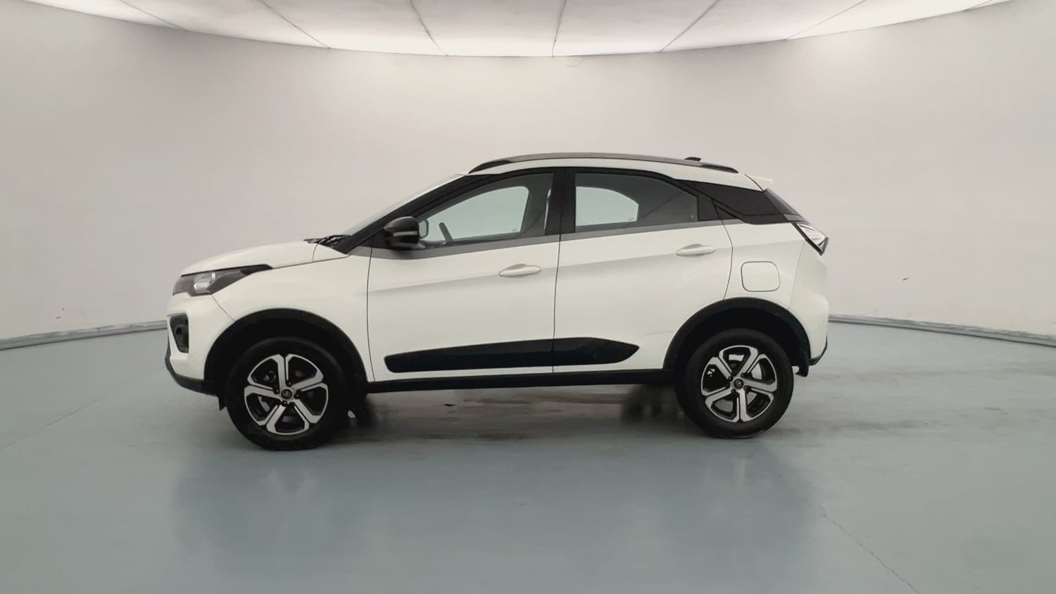 Used 2021 Tata Nexon XZ Plus Petrol Manual exterior LEFT SIDE VIEW