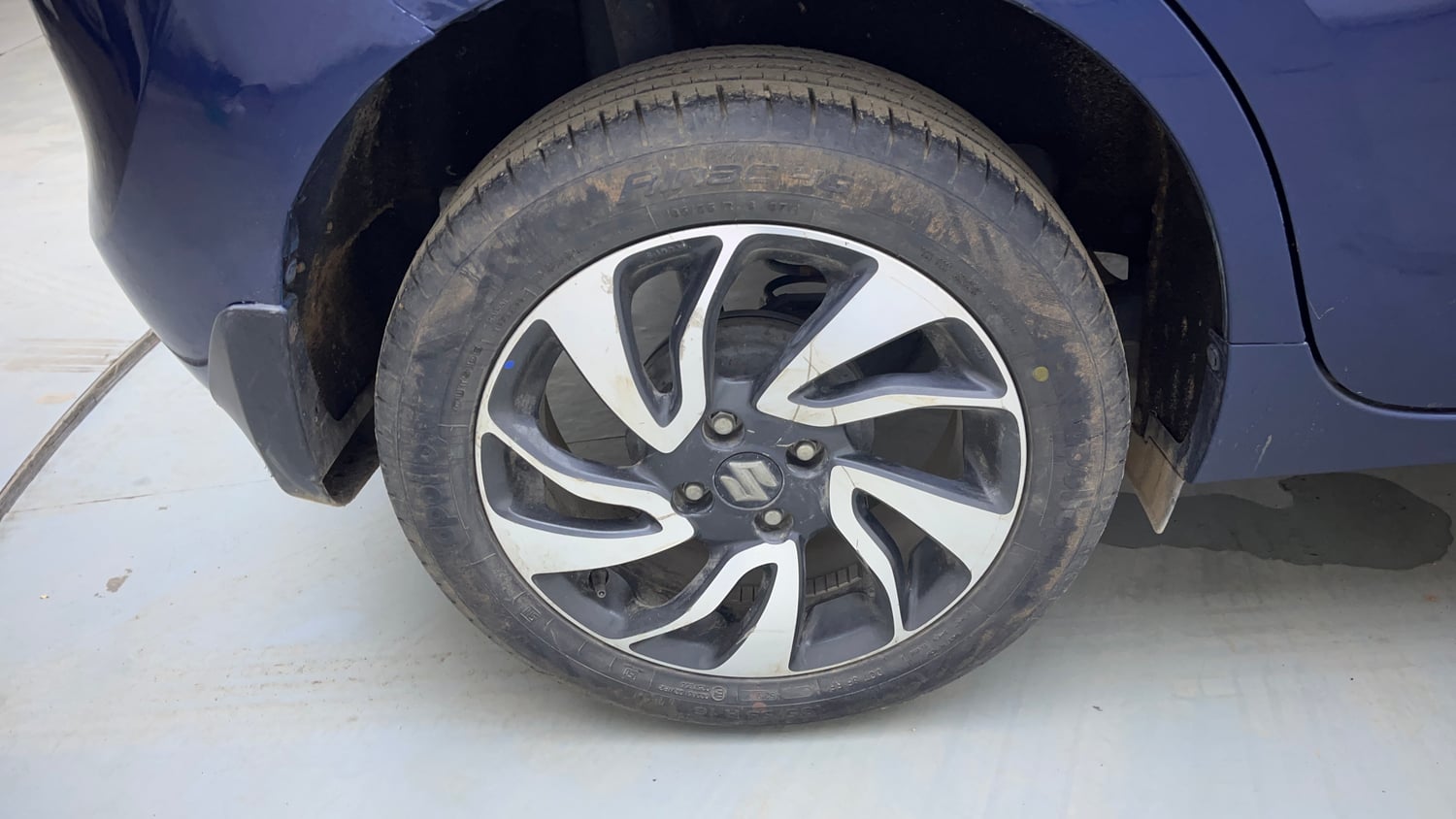 Used 2020 Maruti Suzuki Baleno Zeta Petrol Manual tyres RIGHT REAR TYRE RIM VIEW