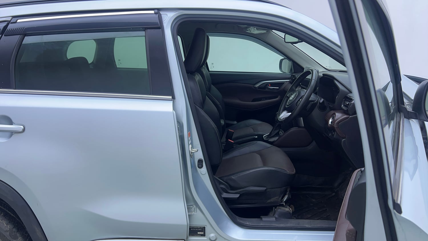 Used 2024 Maruti Suzuki Grand Vitara Alpha Smart Hybrid AT Petrol Automatic interior RIGHT SIDE FRONT DOOR CABIN VIEW