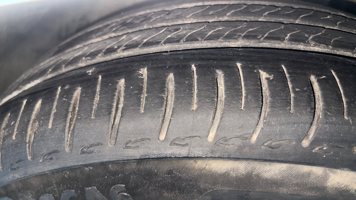 Used 2024 Tata Altroz XT Petrol Petrol Manual tyres RIGHT FRONT TYRE TREAD VIEW