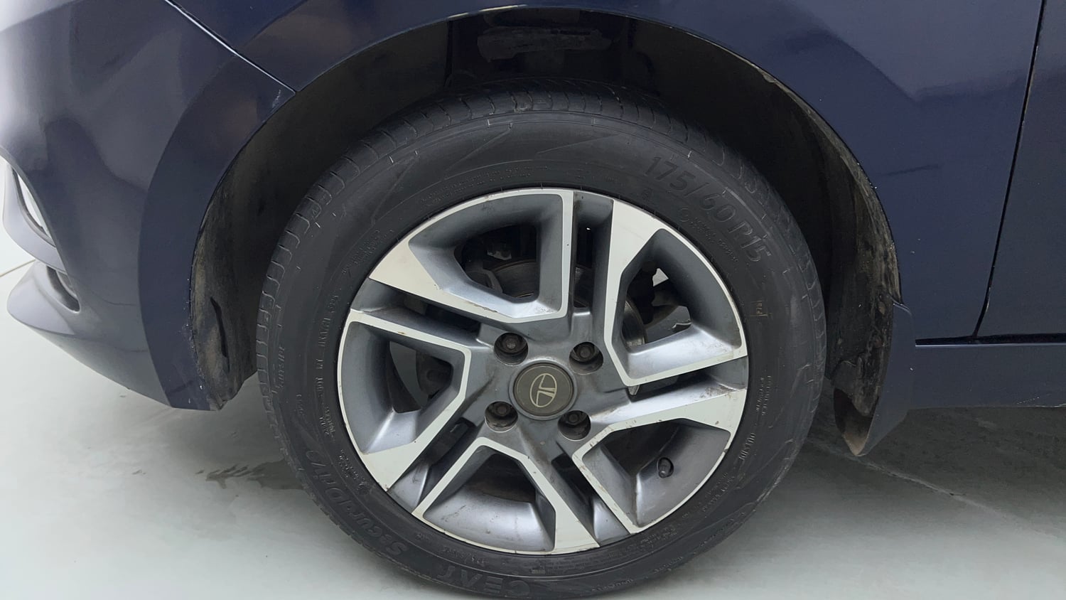 Used 2023 Tata Tigor XZA Plus Petrol Automatic tyres LEFT FRONT TYRE RIM VIEW
